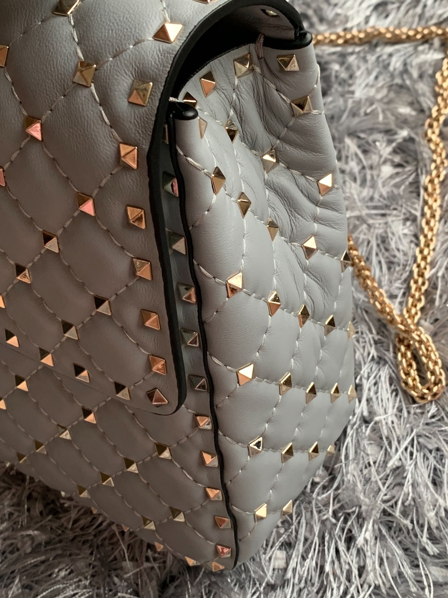 Valentino Garavani Rockstud Spike Big Chain Bag in Grey Supple Lambskin Nappa